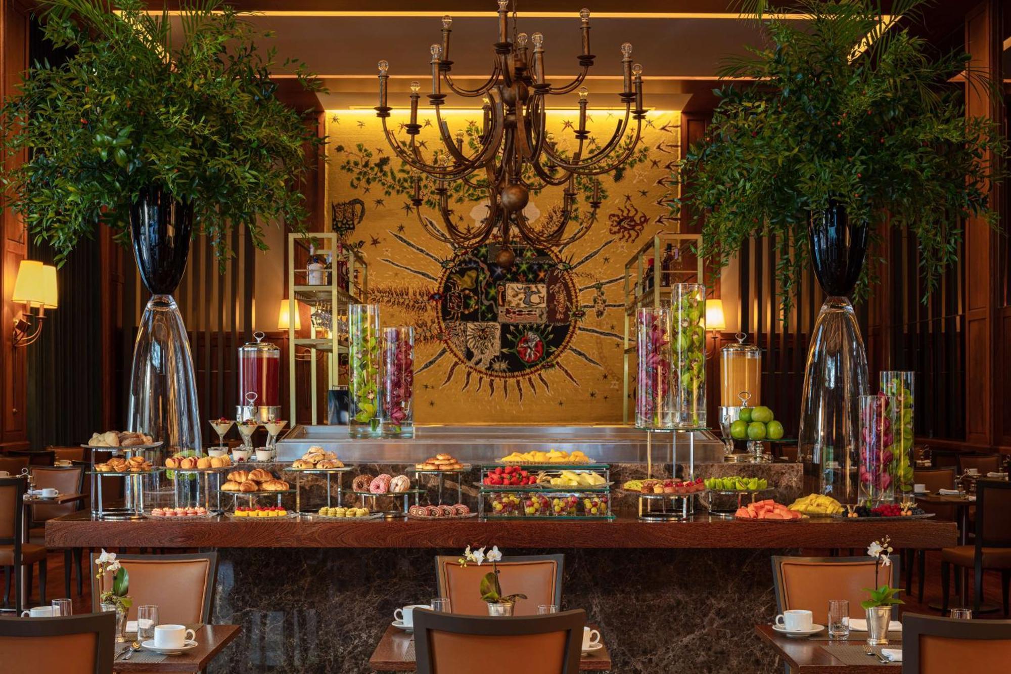 Tivoli Avenida Liberdade Lisboa - A Leading Hotel Of The World Bagian luar foto The buffet at the lobby